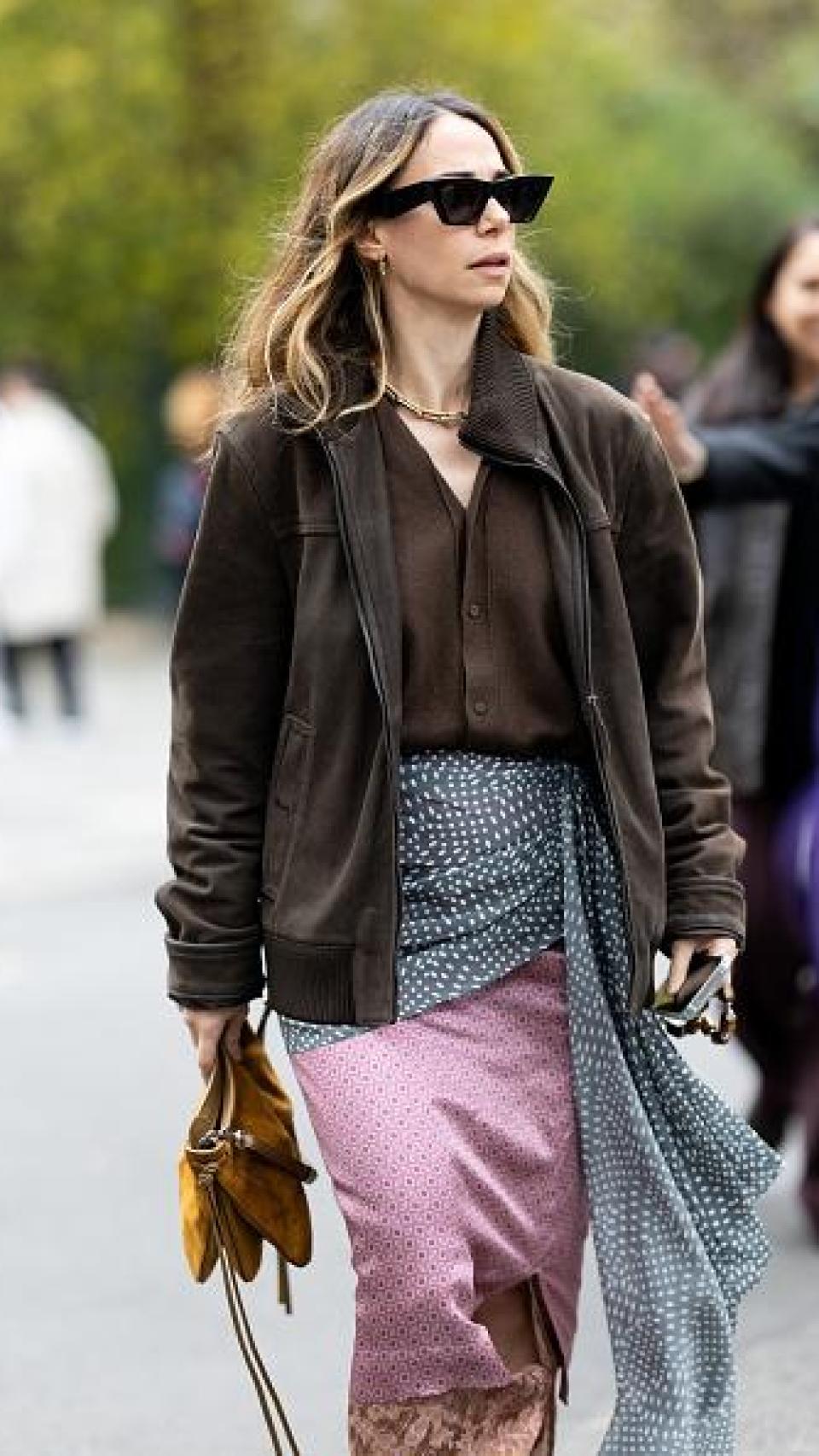Look de 'street style' de la Semana de la Moda de París que combina el sabor fresa con el del chocolate.