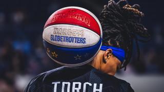 Torch George en un calentamiento con los Harlem Globetrotters.