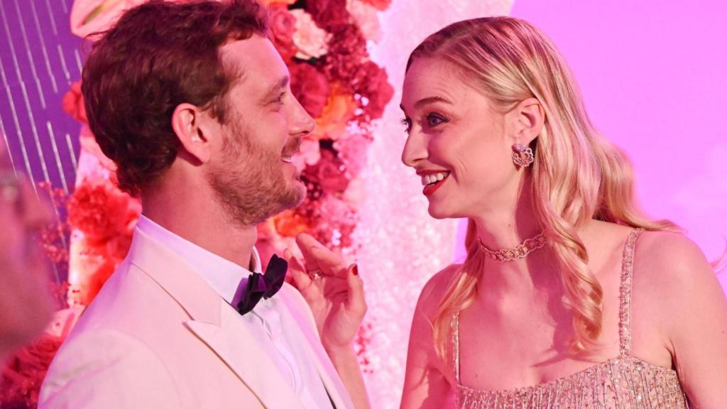 Beatrice Borromeo y Pierre Casiraghi en un acto público.