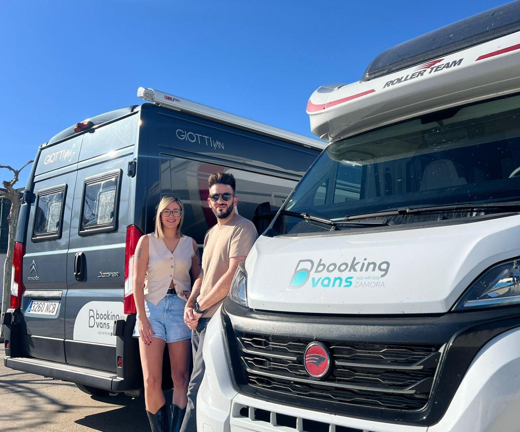 Daniel y Patricia con sus caravanas