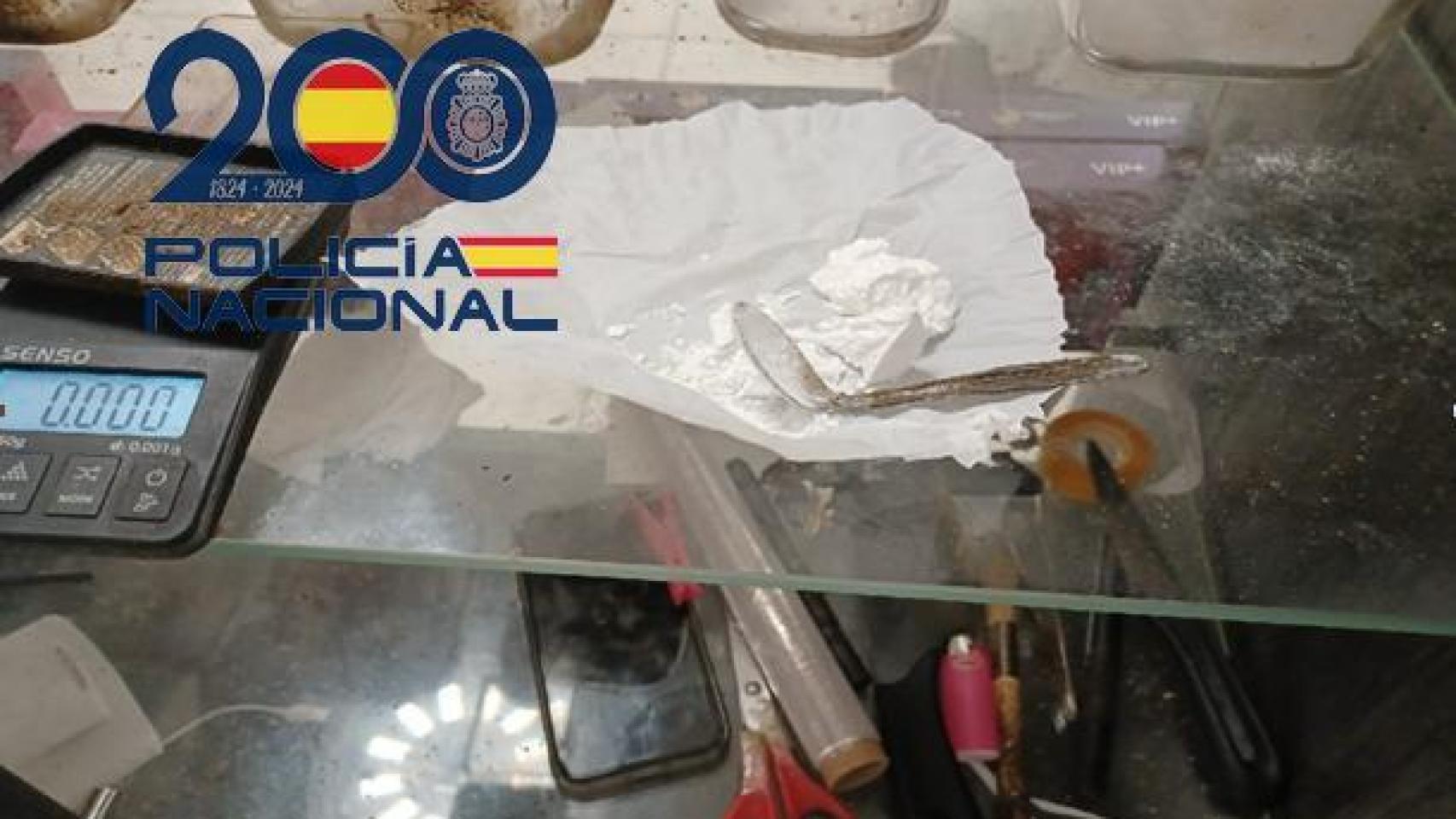 Imagen de parte de la droga incautada por la Policía Nacional.