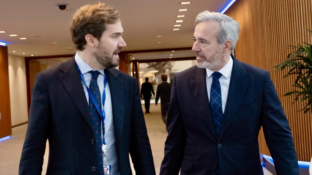 Azcón, este martes con el comisario europeo en Bruselas.