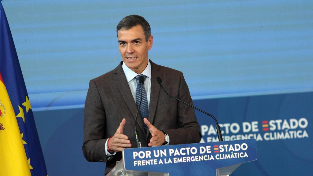 El presidente del Gobierno, Pedro Sánchez, participa en Ponferrada en la segunda jornada de la Convención por un Pacto de Estado frente a la Emergencia Climática, acompañado por la vicepresidenta Sara Aagesen y el delegado del Gobierno, Nicanor Sen
