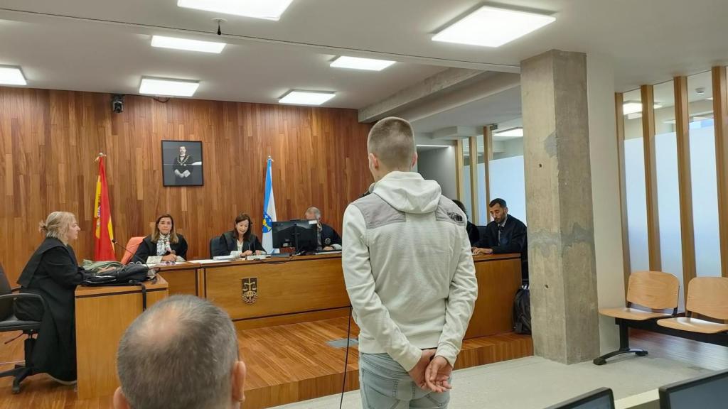 Juicio contra el joven que apuñaló a otro durante el Carnaval de Verano de Redondela, en agosto de 2024