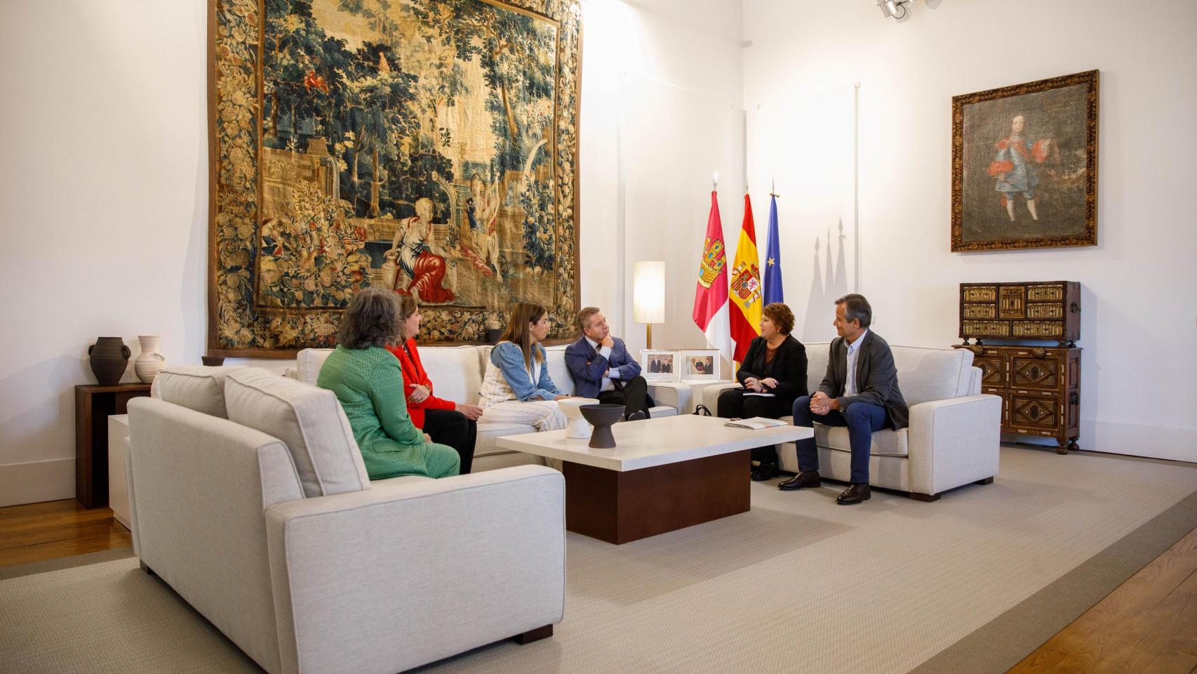 Reunión de representantes de Schreiber Foods con Page. Foto: JCCM.