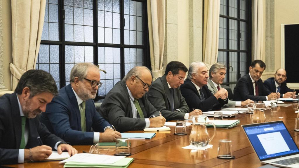 Reunión de la CNMC con los responsables de Iberdrola, Endesa y Naturgy este martes.