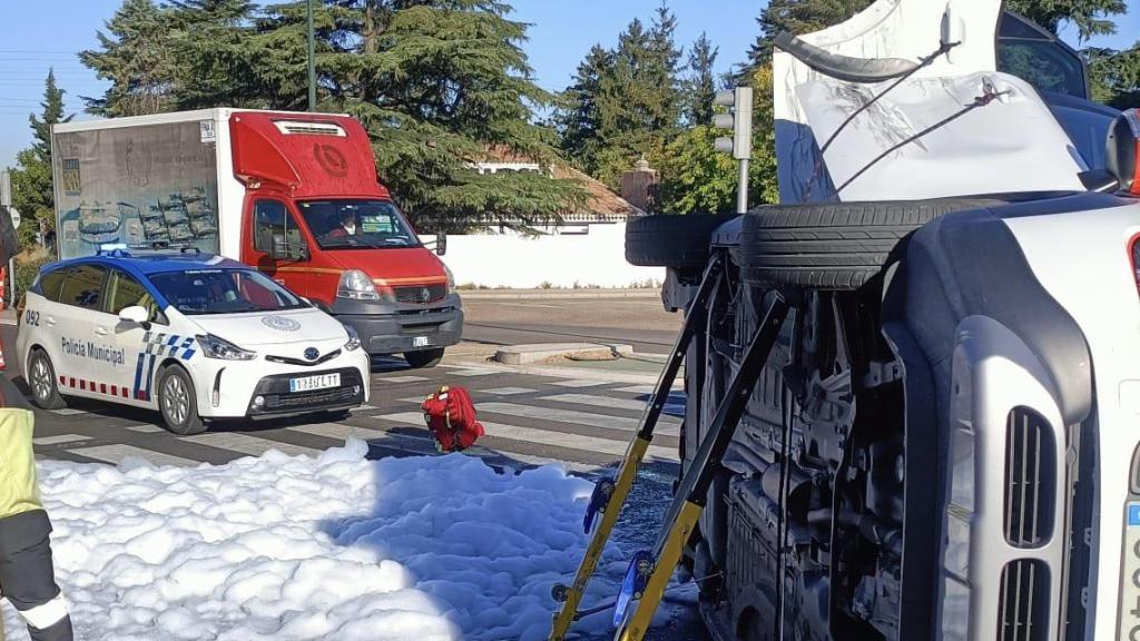 Así quedó el coche de la mujer tras el vuelco