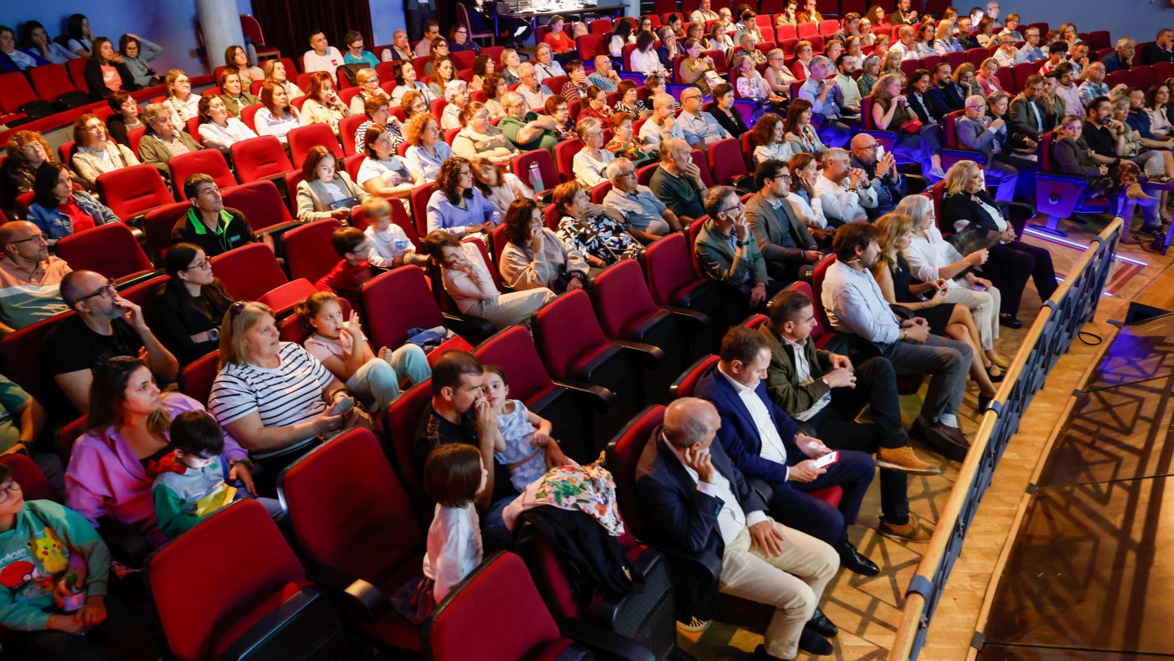 Los vecinos de Consuegra disfrutan del estreno del nuevo capítulo de Legados con futuro: todas las fotos