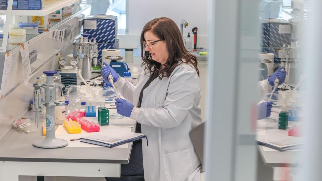 La andaluza lidera proyectos que estudian la biodiversidad microbiana marina, centrándose en el papel que juega esta en los ciclos biogeoquímicos.