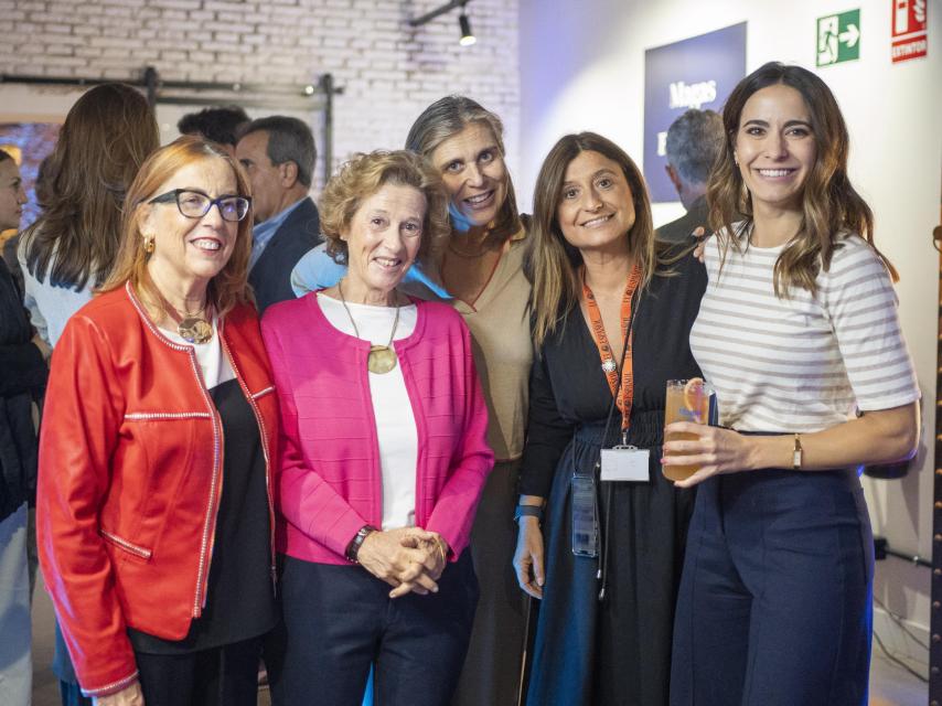 Begoña Barreda, de Espacio Dobble; Julia Navarro, Livinia Stuyck, de Fundador y Sofía Martín y Ana Núñez - Milara, de Magas