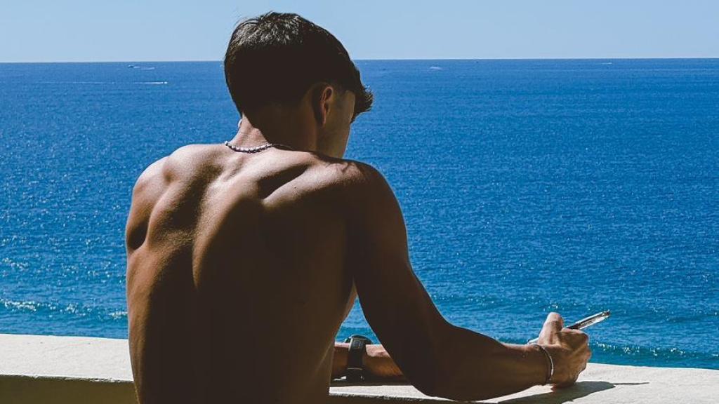 Jaime Romero en la terraza de su piso actual en Australia.
