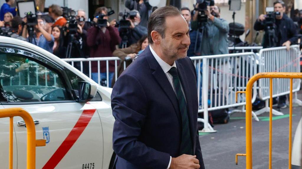 José Luis Ábalos a su llegada al Tribunal Supremo este miércoles.