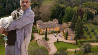 George Clooney en su finca de Francia.