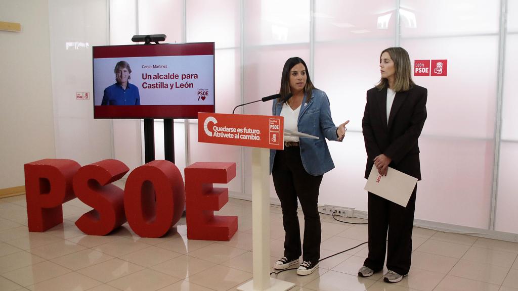 La vicesecretaria general del PSOECyL, Nuria Rubio, y la secretaria de Igualdad del partido, Lorena Valle, presentan el Manifiesto con motivo del Día Mundial de la Mujer Rural, este miércoles en León