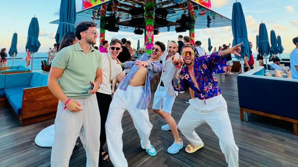 Carlos Fradejas con amigos.