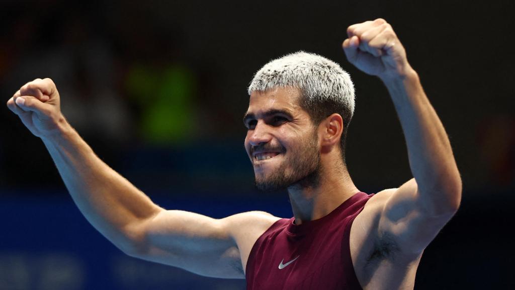 Carlos Alcaraz celebra un punto durante el ATP 500 de Tokio.