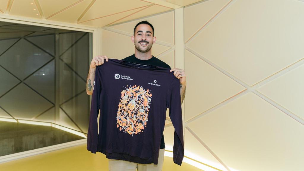 Alejandro Parrilla, diseñador de la camiseta de la San Silvestre Vallecana 2025