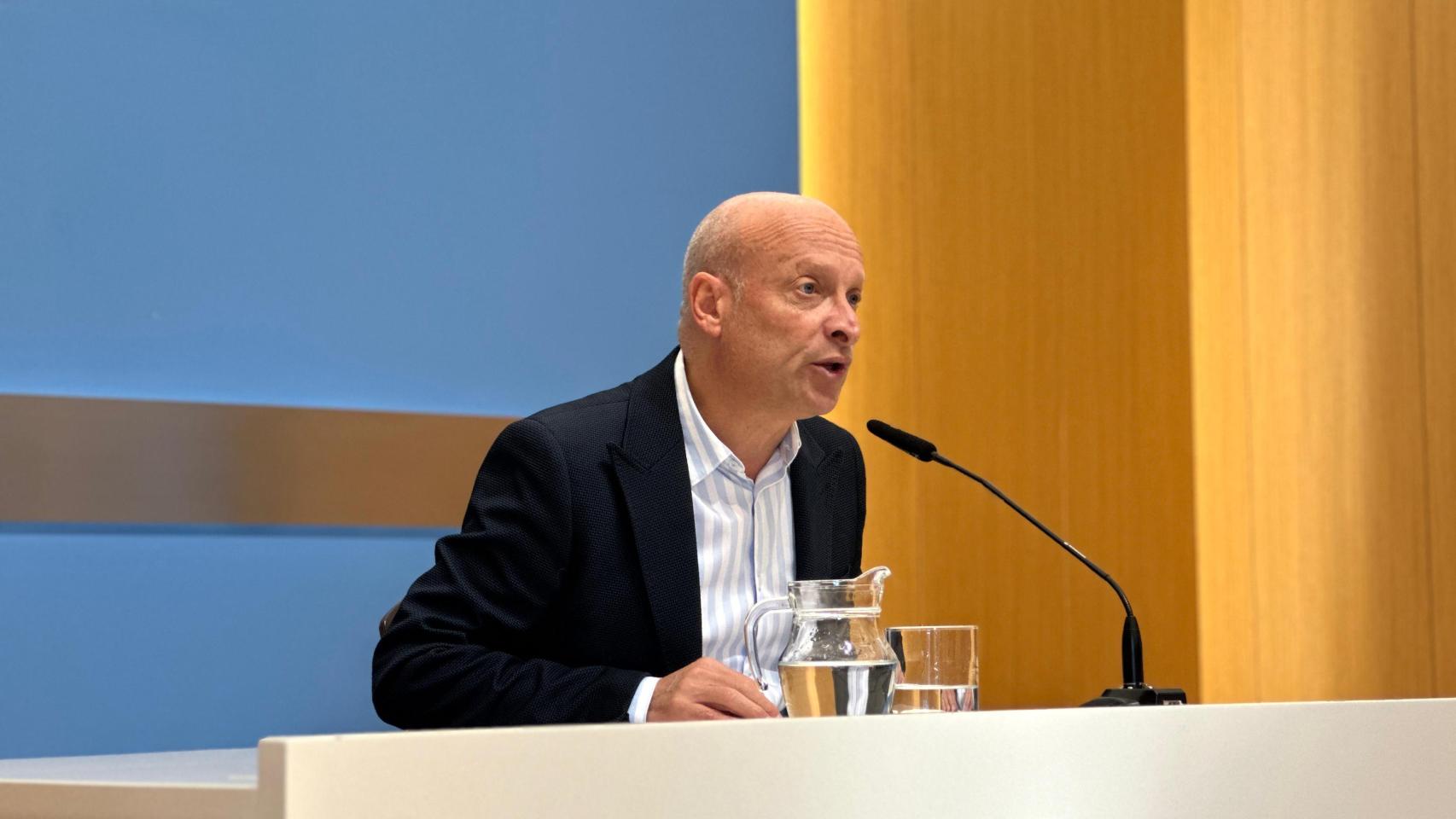 El concejal de Economía, Carlos Gimeno, en el Ayuntamiento de Zaragoza.