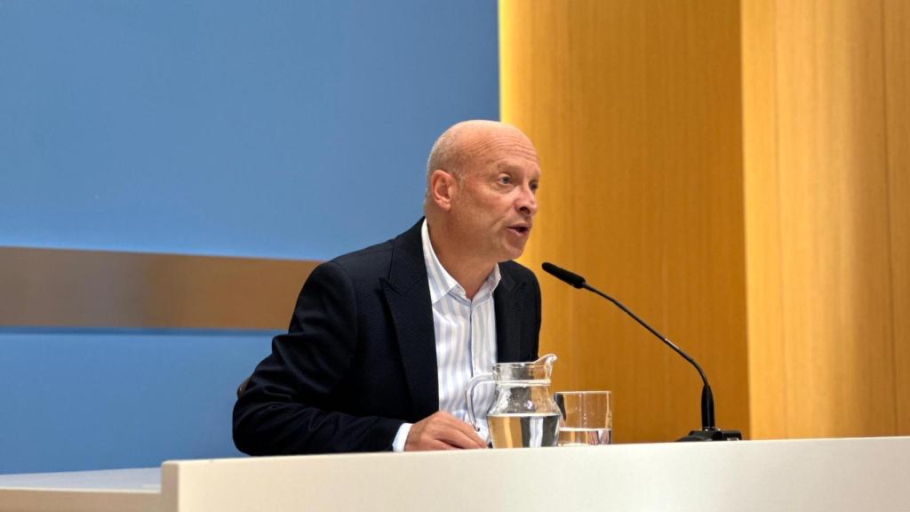 El concejal de Economía, Carlos Gimeno, en el Ayuntamiento de Zaragoza.