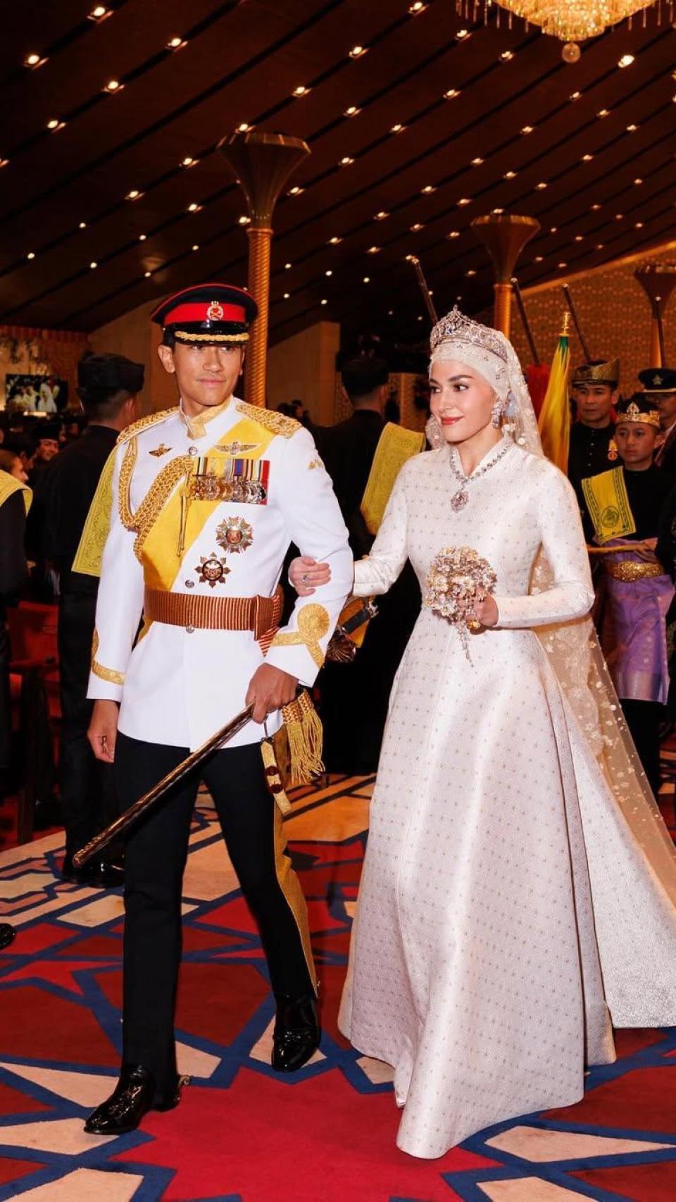 Príncipe Abdul Mateen, con Anisha Rosnah binti Adam.
