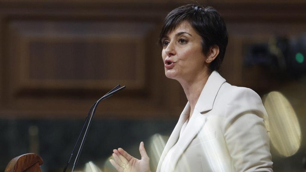 La ministra de Vivienda y Agenda Urbana, Isabel Rodríguez durante sesión del control al ejecutivo celebrada este miércoles.
