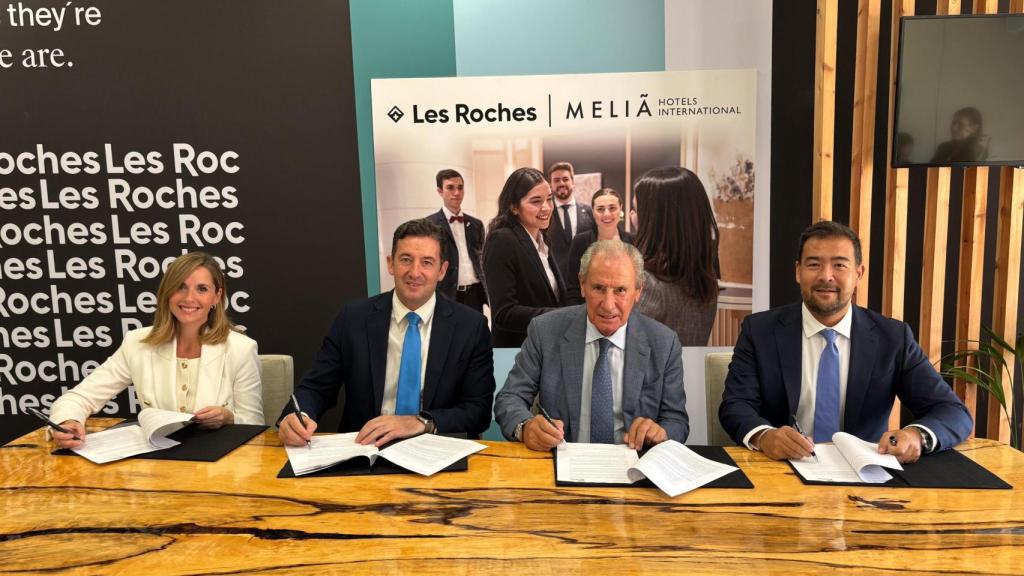 Lola Chamorro, Global Head of Talent Acquisition & Employer Branding Meliá Hotels International; Carlos Díez de la Lastra, CEO Les Roches; Gabriel Canavés, Chief HR Officer Meliá Hotels International; Mano Soler, Director Les Roches Marbella