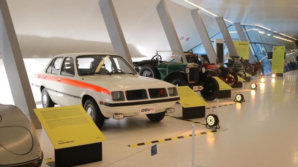 Exposición 'Opel Love' en Zaragoza