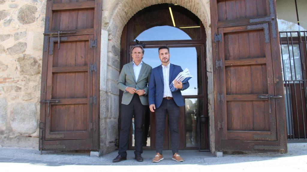 El vicesecretario del área de Territorial del PP, Israel Pérez, y el presidente del Comité de alcaldes del Partido Popular de Castilla-La Mancha, Francisco Blanco.