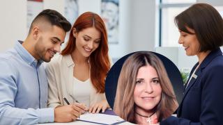 Montaje de Montse Cespedosa con unos jóvenes firmando la hipoteca en una imagen creada con IA.