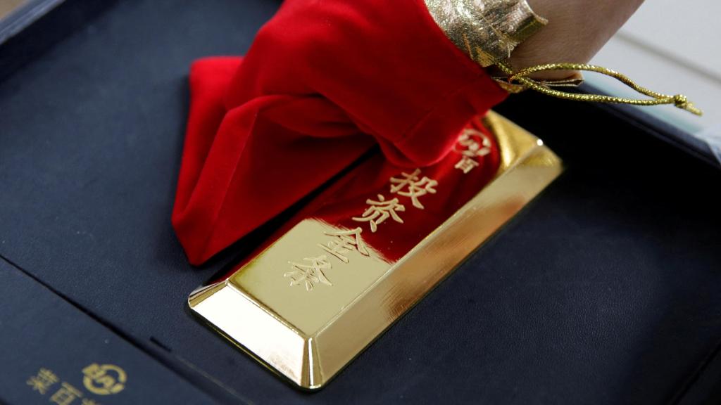 Lingote de oro en una joyería de Shanghái, China.