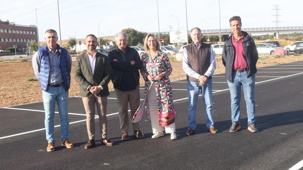 Inauguración del aparcamiento en el polígono Henares de Guadalajara.