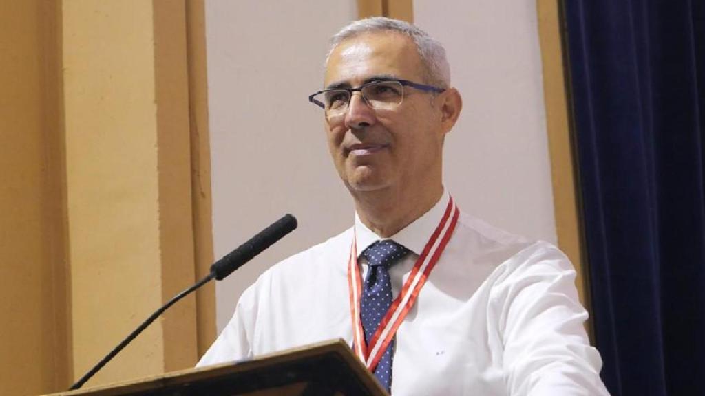 El conocido historiador y funcionario Antonio Campos, en una intervención pública.