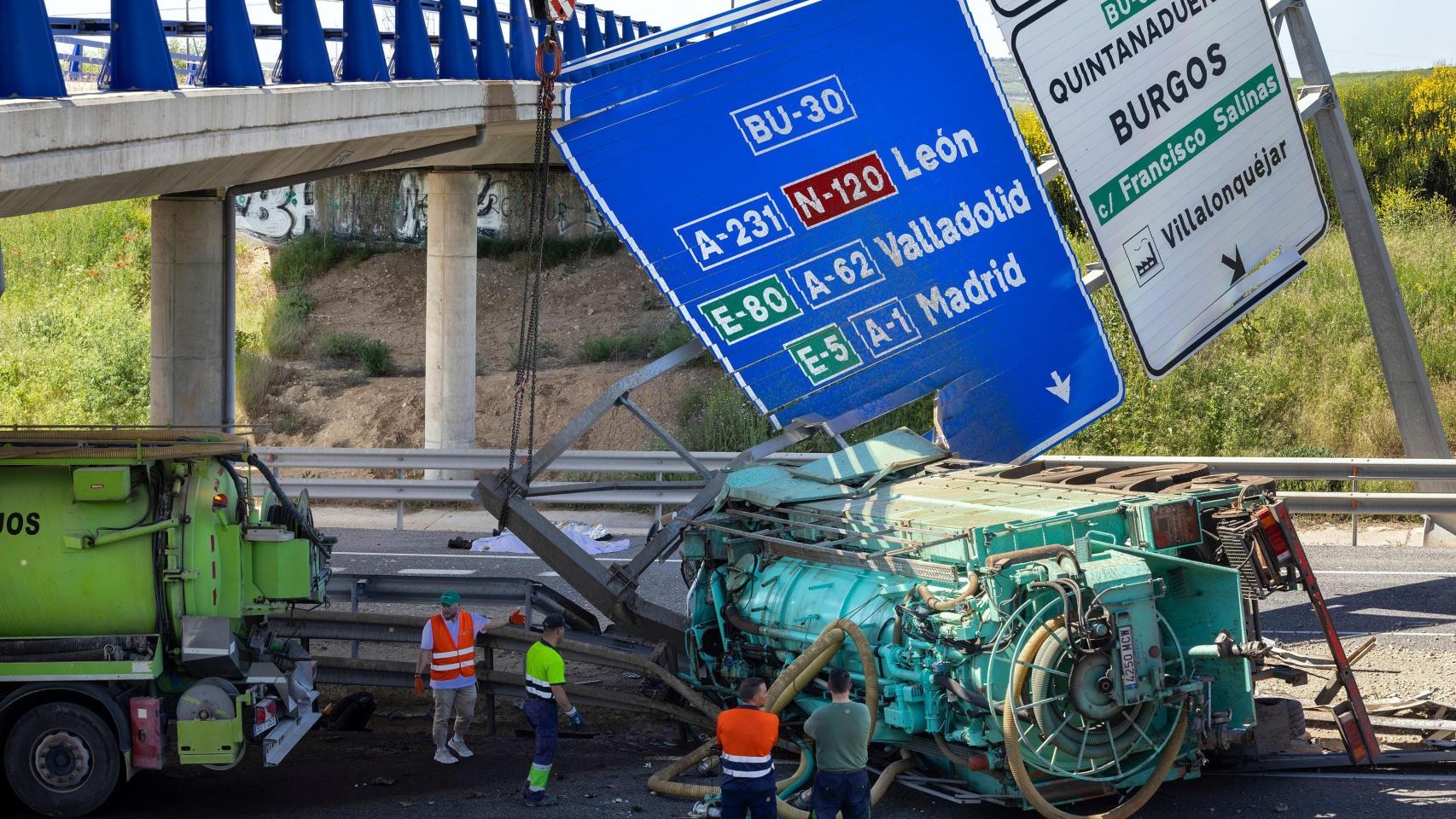 Imagen de un accidente de tráfico en Quintanadueñas (Burgos) el pasado mes de mayo en el que fallecieron dos personas.