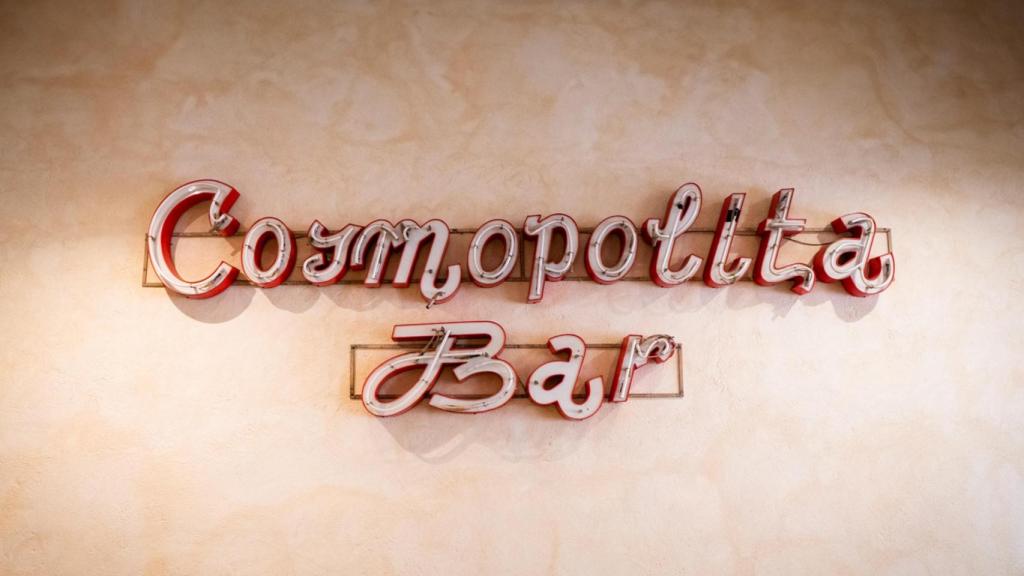 Imagen del nombre de La Cosmopolita.