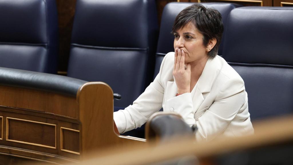 Isabel Rodríguez, ministra de Vivienda, este miércoles en su escaño del Congreso.