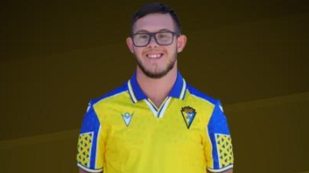 Alberto, con su equipación del Cádiz Genuine.