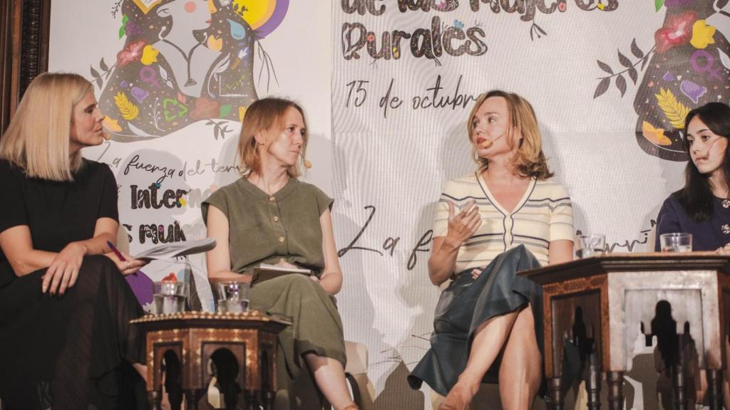 Pilar Alegría, este miércoles durante la jornada.