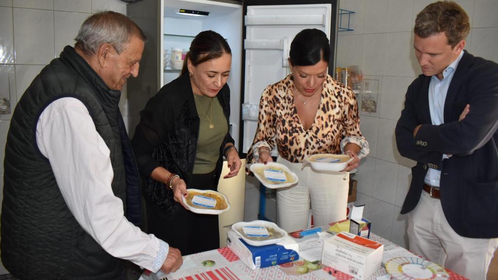 La alcaldesa de Mos (Pontevedra), Nidia Arévalo, y otros representantes en la puesta en marcha de 'XantaMos'