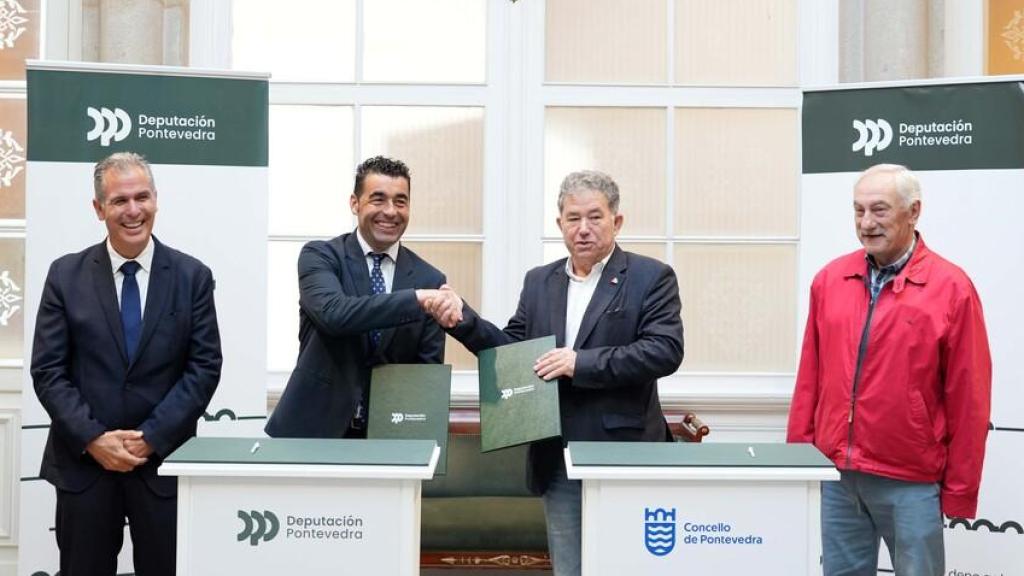 Firma del acuerdo de colaboración entre la Diputación y el Concello de Pontevedra