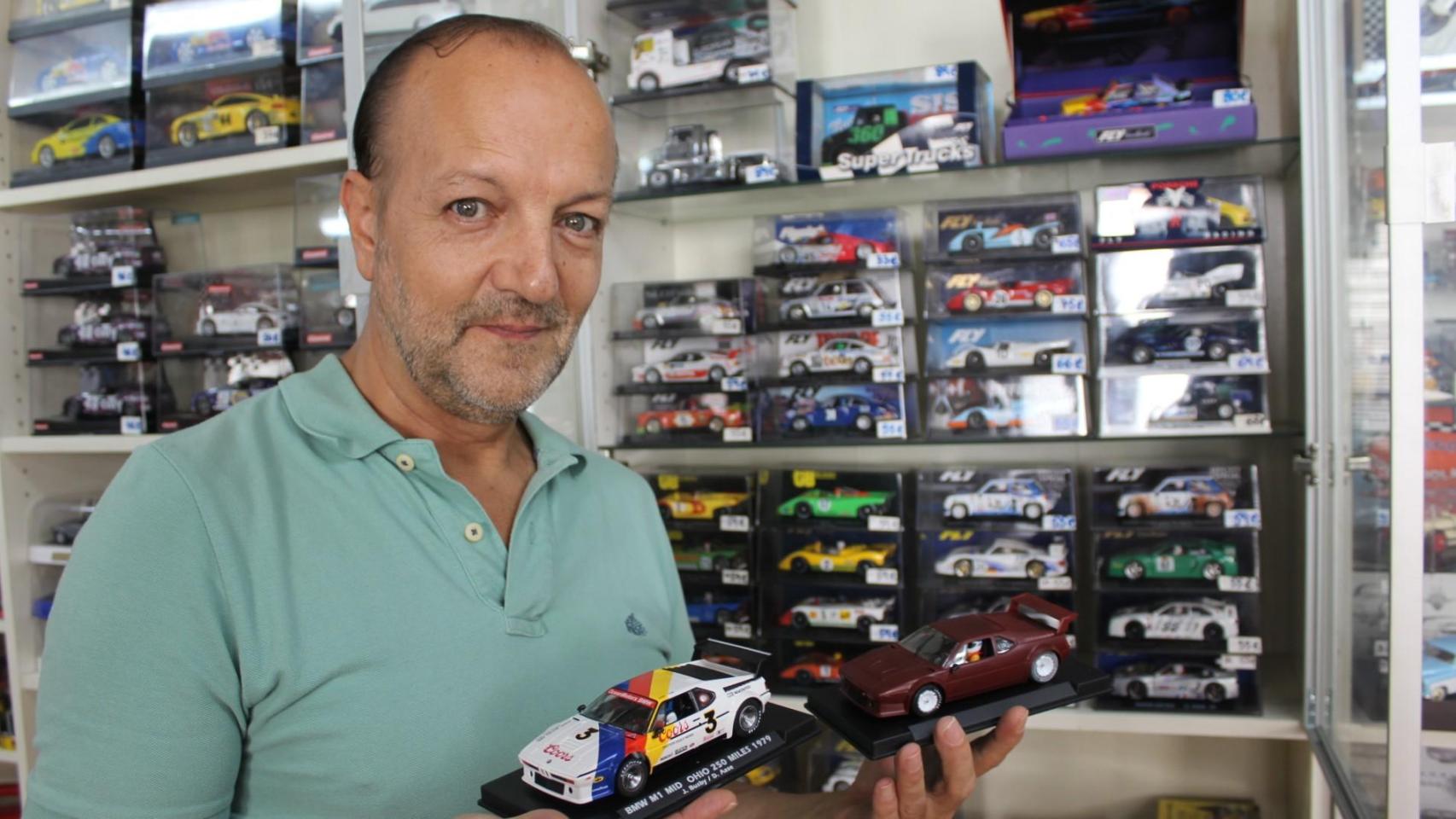 Diego Dámaso en su tienda de Chamberí, Diego Colecciolandia.