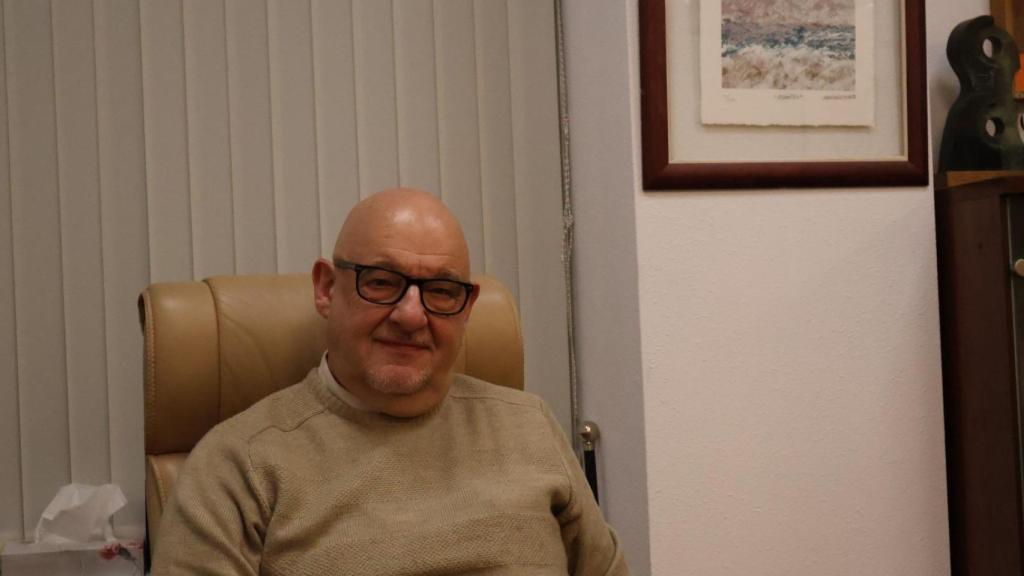 Xoán Mao, xerente do Eixo Atlántico, no seu despacho.