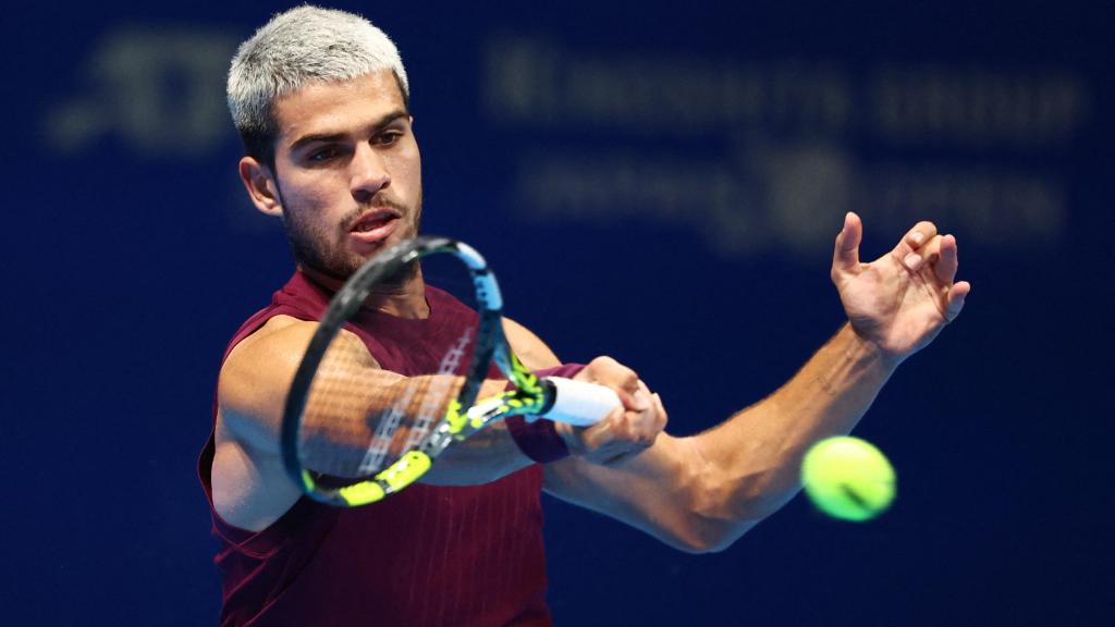 Carlos Alcaraz, ante Taylor Fritz en el ATP 500 de Tokio.