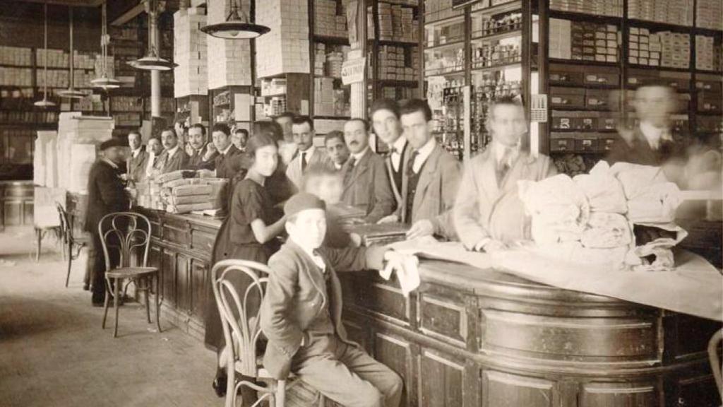 Inicios de Almacén de Pontejos.