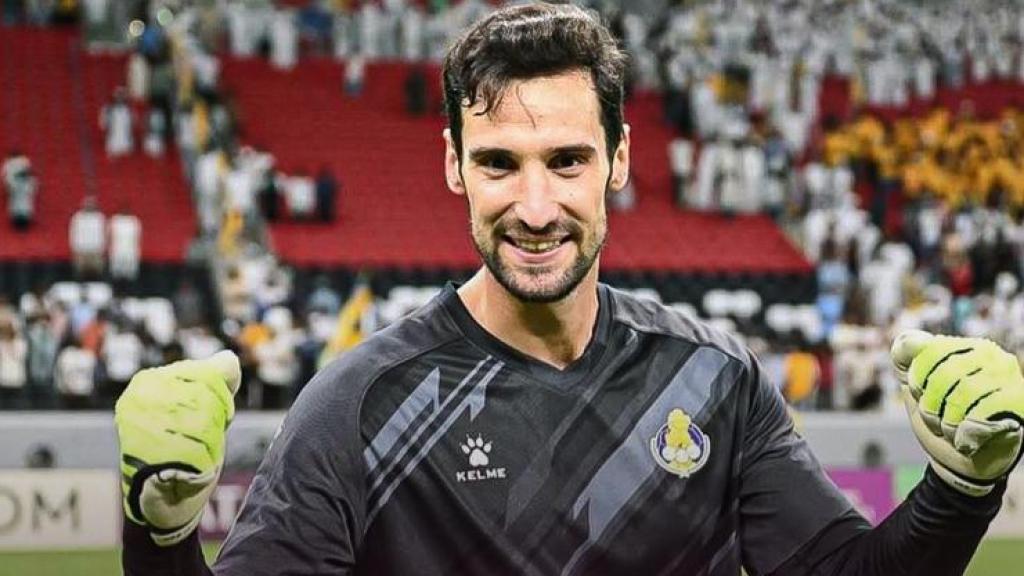 Sergio Rico celebra una victoria con el Al-Gharafa.