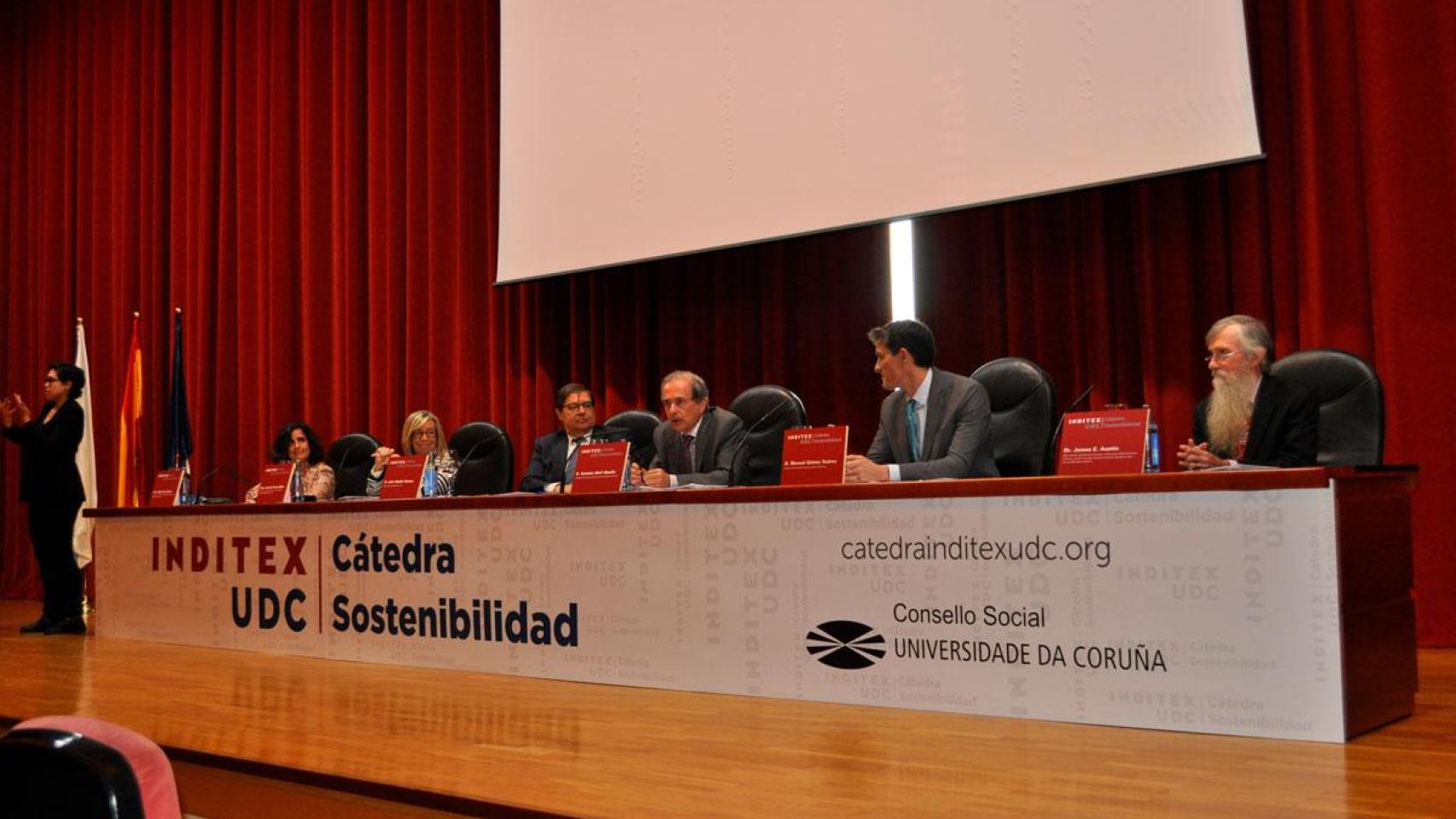 Imagen de un acto de la cátedra.