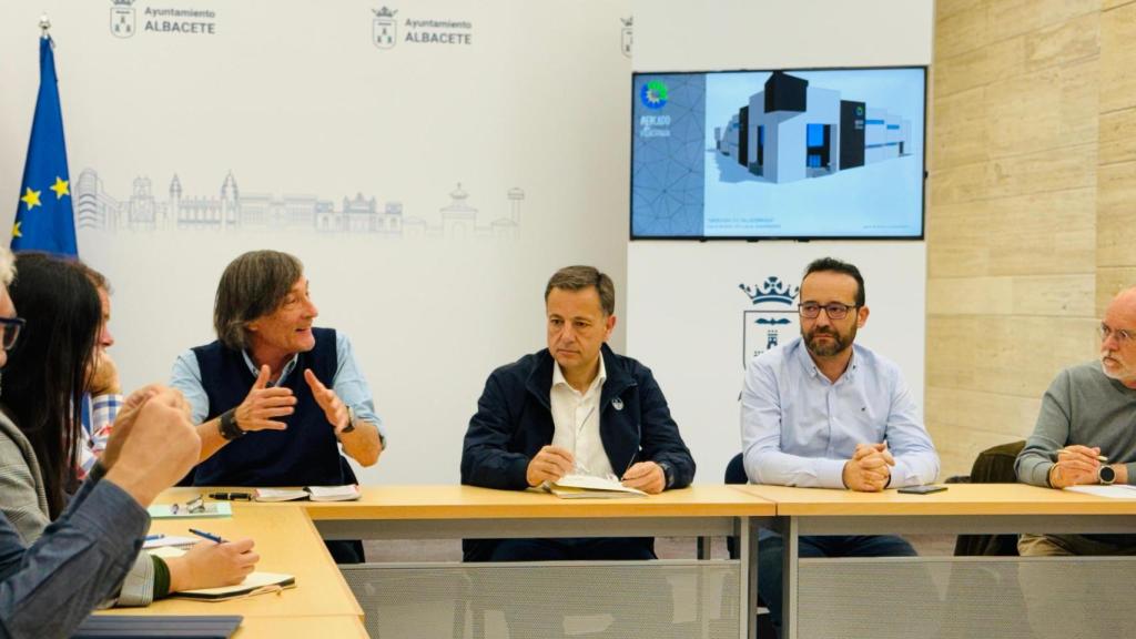 Reunión concesionarios de puestos Mercado Villacerrada.