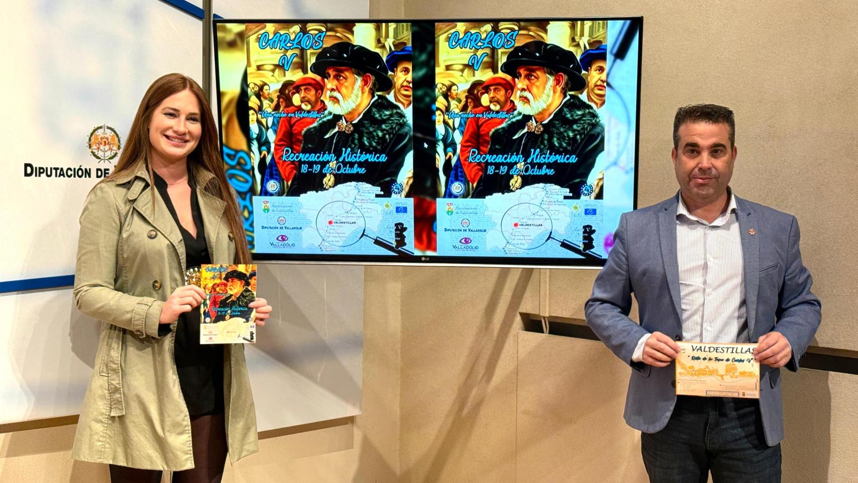 La diputada de Educación y Cultura, Yolanda Burgoa, junto al alcalde de Valdestillas, Alberto Sanz, presentan la recreación histórica ‘Carlos V, una noche en Valdestillas’