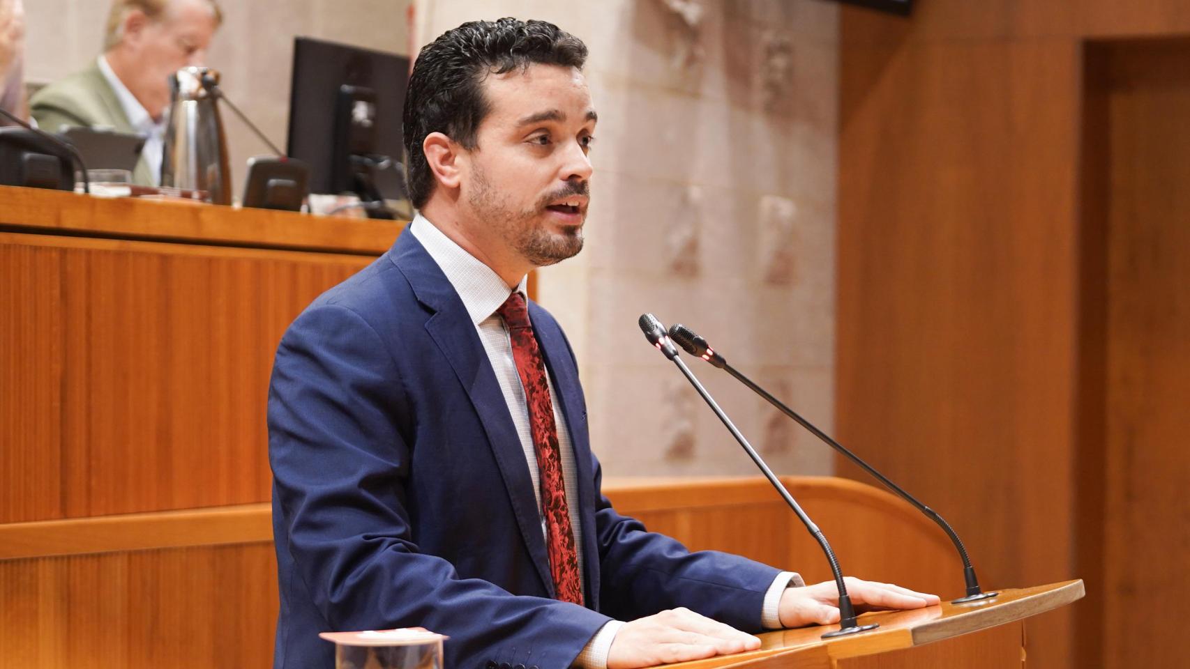 Darío Villagrasa (PSOE), en el Pleno de las Cortes