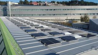 Paneles instalados en la EEI del campus de As Lagoas.