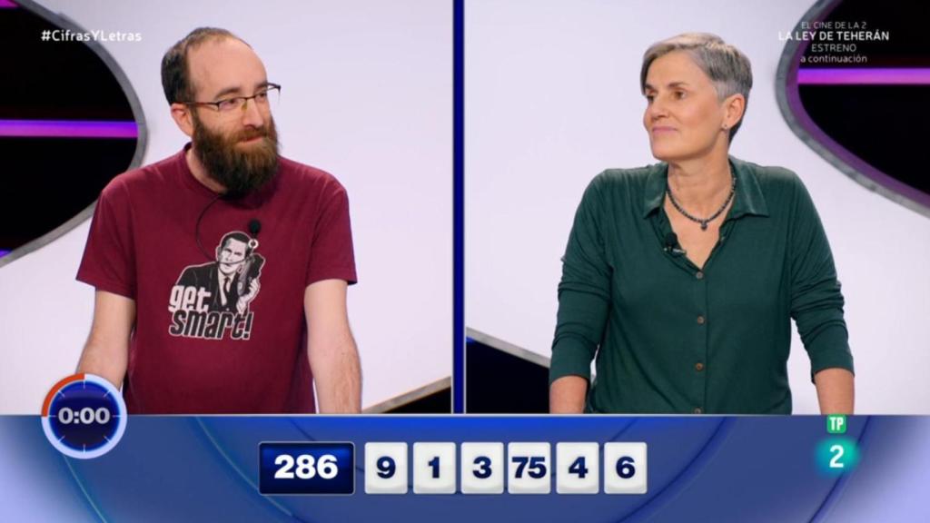 Diego, frente a una de sus contrincantes en 'Cifras y Letras'.